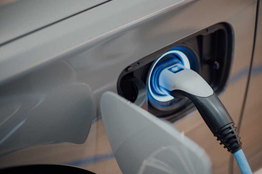 Električni automobil na punionici